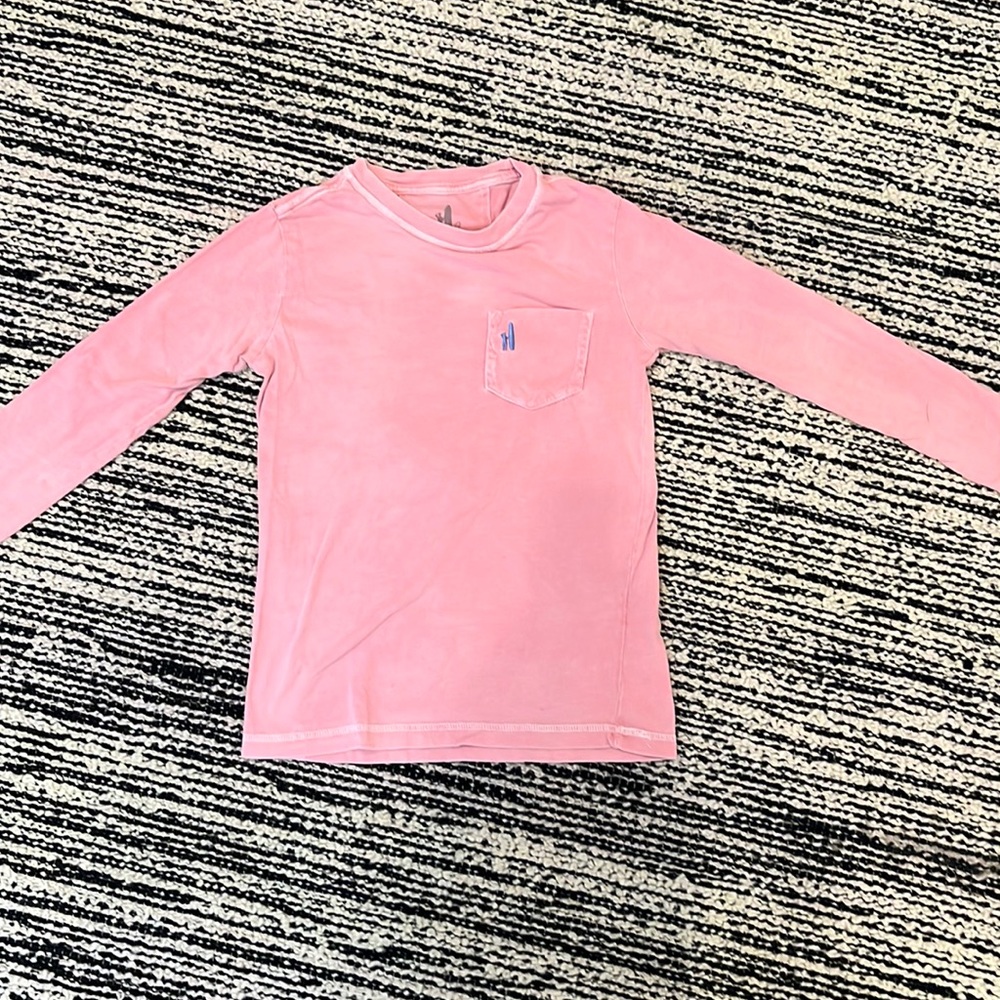 johnnie-o coral colored long sleeve T-shirt. Size 7.